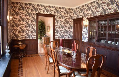 Historic Manor Overlooking Park - Foto 42