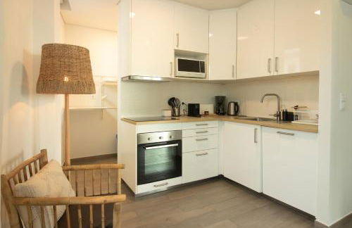 Bay House - Photo 16