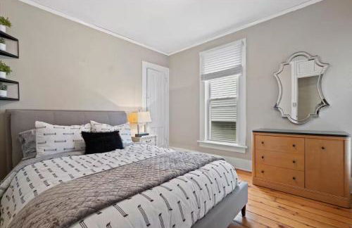 4 Bedroom 3 Story Townhouse with Free Parking - Foto 24