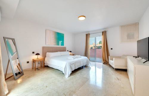 Fantastico Atico duplex en primera linea de golf - Foto 15