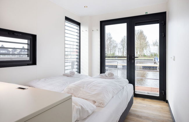 Unique Houseboat on and Around the Sneekermeer - Foto 11