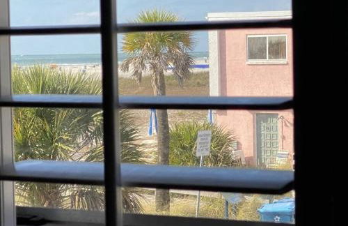 Beachfront Condo On Quiet Treasure Island- 1 Bed - Photo 43