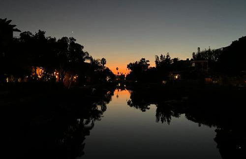 Chic Venice Beach Bungalow Steps from the Canals & Beach - Foto 55