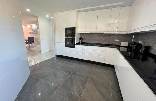 Luxury three bedroom apartment at Estepona - Photo 11