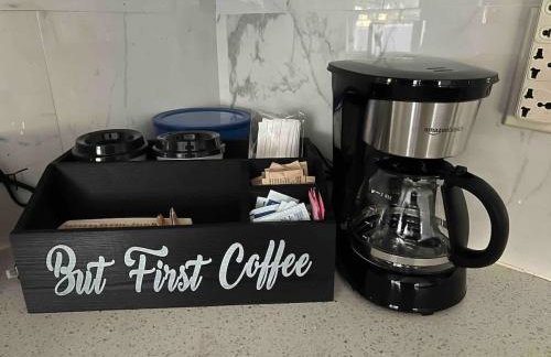 UC Proximity - Cozy City Stay - Free Parking Spot - Photo 8