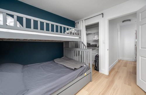 Tranquil Light-Filled Retreat 3BR Ranch - Photo 49