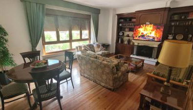 Casa Luisín,Casa rural completa con jacuzzi, Vistas a la montaña - Foto 2