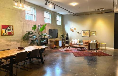 Modern City Loft Downtown Lynchburg VA LYH HUGE - Foto 51