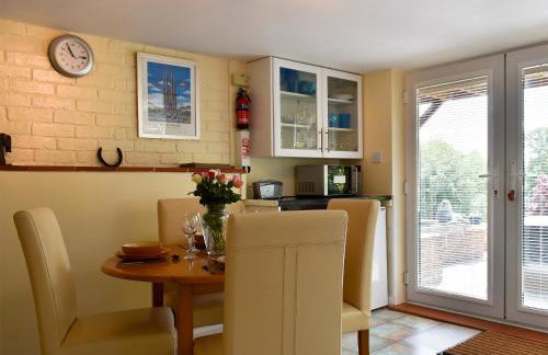 The Cottage - Photo 8