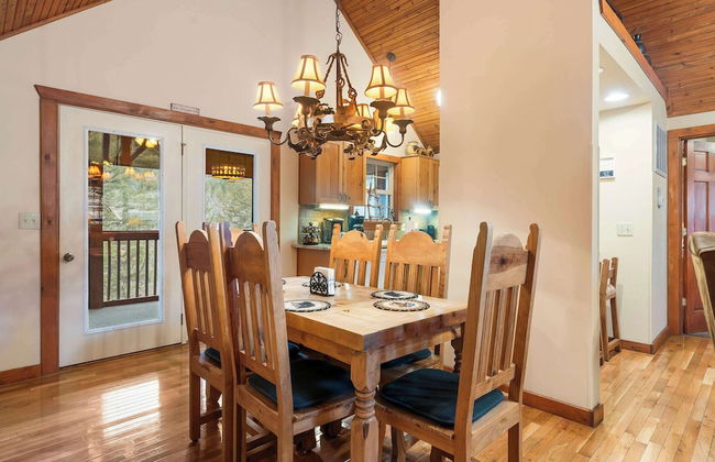 Creekside - 2 BDR Resort Cabin in Epic Location! - Photo 17