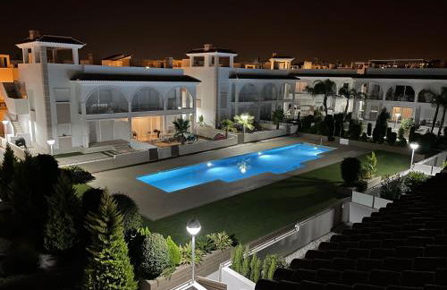 Fortuna Penthouse with roof terrace, AC and pool - Photo 28