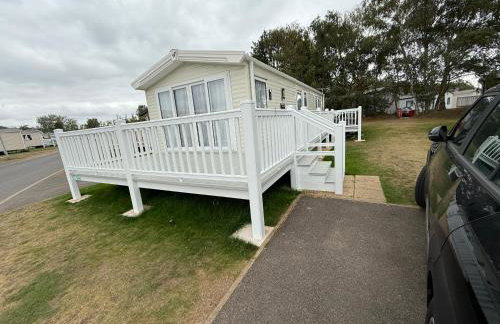 LuxeHaven at Tattershall Lakes Park with Hot Tub - Foto 29