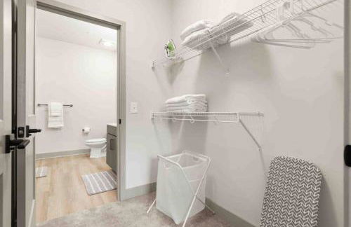 Serene Living 5 Min From Downtown - Foto 30