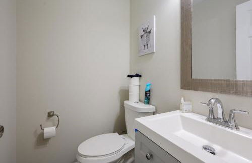 NEW Renovated 4BR Games Big Backyard Deck - Foto 20