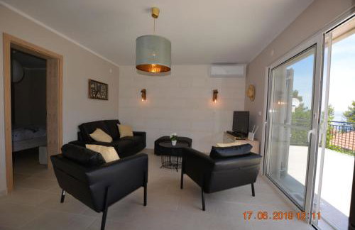 Dreamlodge - Luxe Dalmatian Villa, private pool, parking, mooring, breathtaking sea & mountain view, at 150 m from idyllic private beach - Foto 7