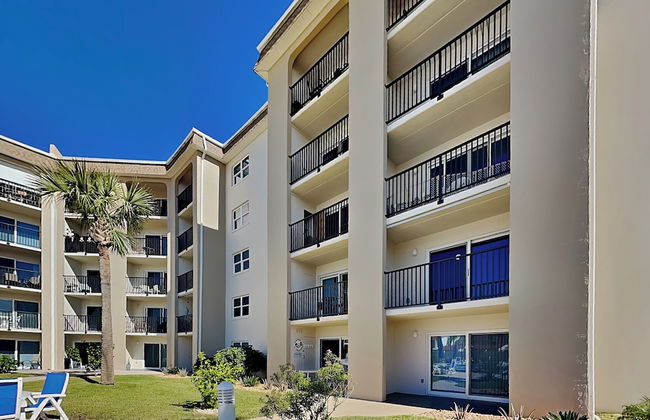 Daytona Beach Getaway #308 by Distinctive Beach Rentals - Photo 4