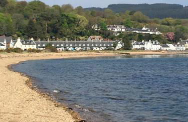 1 Shiphouse Apartment - Photo 3