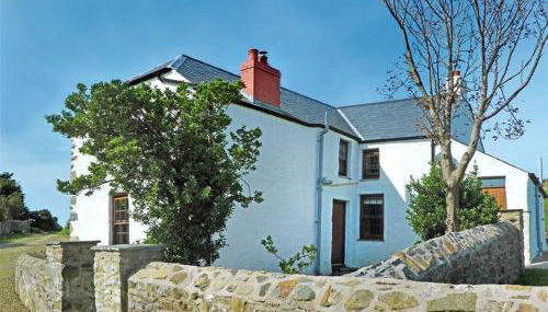 Panteurig Farmhouse - Photo 1