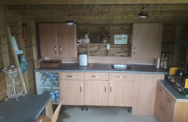 Ruby Shepherds hut Sleeps 4 - Photo 8