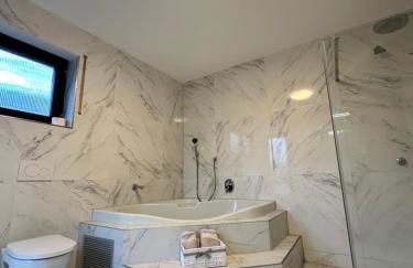 Luxury Wellness Villa mit Schlossblick - Sauna & Whirlpool - Foto 6