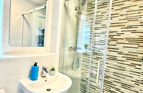 Walnut Flats-F5, Stylish 1-Bedroom - Parking, Netflix, WIFI - Close to Oxford, Bicester & Blenheim Palace - Photo 19