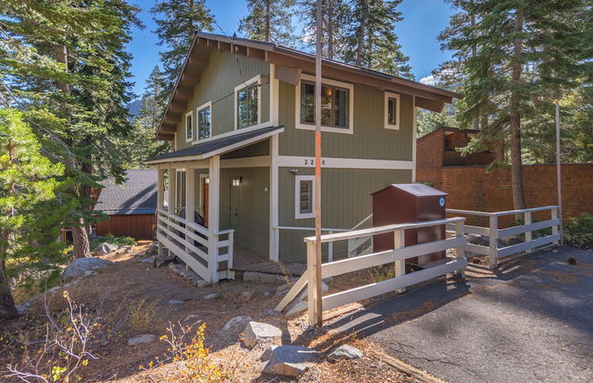 3BR Home in Alpine Meadows for 8 - Photo 26