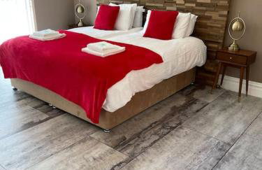 Luxury house with pool and hot tub - sleeps 16 - Foto 3