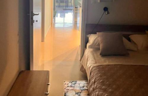 Beachfront Apartment Live - Photo 34