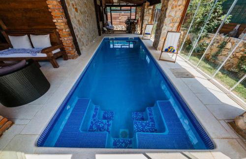 Rustic villa Radosic with indoor pool - Foto 36