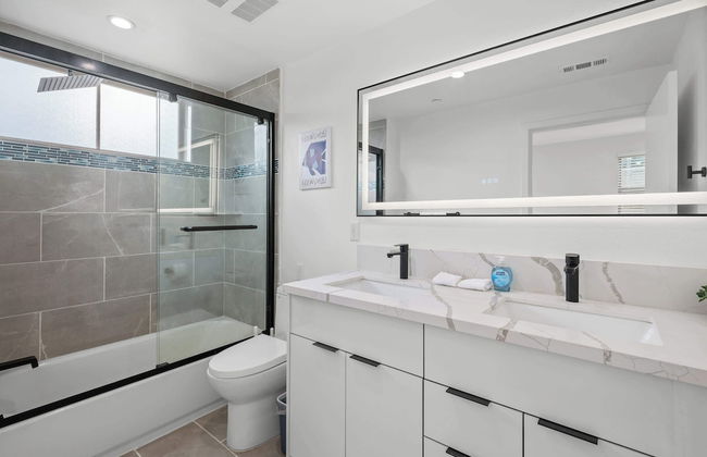 Not Affected by the Fire/modern Spacious Home With Parking & Fully Equipped Kitchen #3 - Foto 40