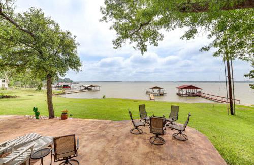 Waterfront Retreat with Dock on Cedar Creek Lake! - Foto 1