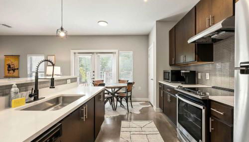 South Lamar Retreat - Sauna, Plunge & Pickleball - Foto 4