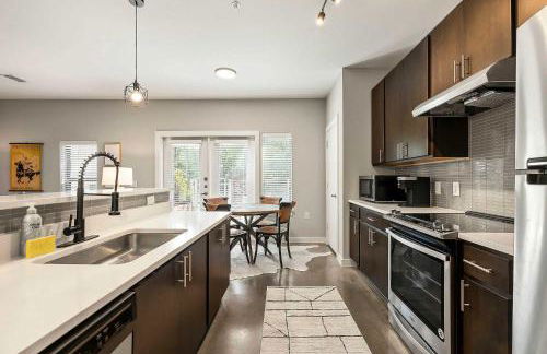 South Lamar Retreat - Sauna, Plunge & Pickleball - Foto 4