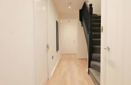 Central Wigan Large House - Ideal for Contractors & Families - Foto 9