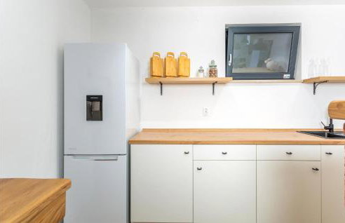 Amazing Home In Jurdani - Foto 22