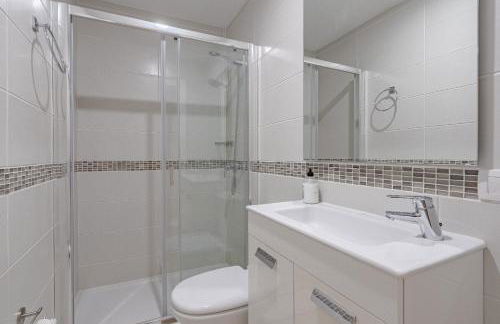 Villa Caterina, Luxury Villa with Heated Pool Ocean View in Adeje, Tenerife - Foto 37