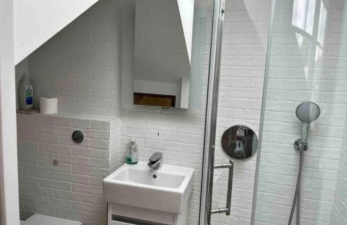 CB53 Tower Bridge Townhouse 2 bathrooms & Free parking - Photo 19