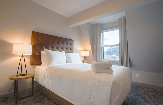 Basecamp Suites Banff - Photo 13