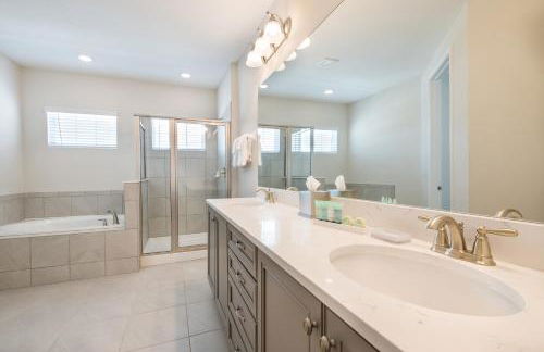 Cozy Home With Private Pool, Air Hockey Table Near Disney With Waterpark & Resort Access At Encore Resort - 7702Gr - Foto 10