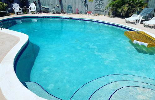 Quaint Coastal Pool Home on Florida's Space Coast - Foto 38