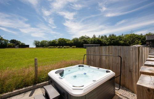 Forget Me Not Lodge - Hot Tub and Free Parking - Foto 17