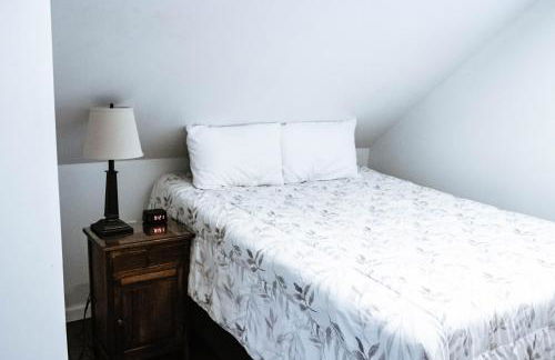 Cordova Farmhouse - 7 Minutes from the Ark! - Foto 33