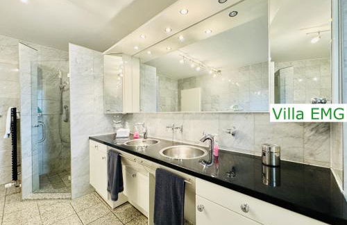 Ferienhaus Villa EMG Gelsenkirchen nah Essen Dortmund mit Pool und Garten für Familien Gruppen bis 21 Personen - Foto 6