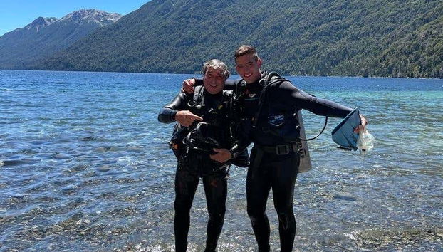 Prêts pour le baptême de plongée