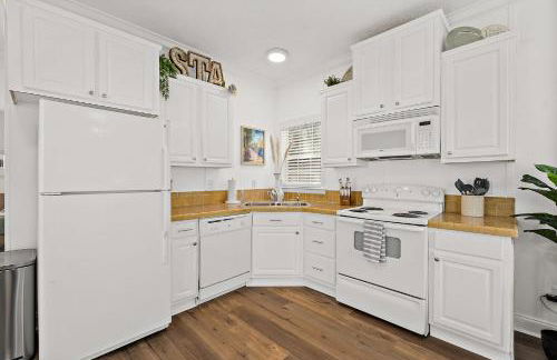 Treetop Cottage - 3 blocks from Historic District - Foto 6