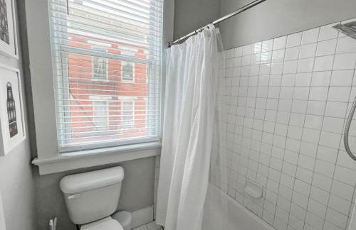 Full Building Huge Downtown Retreat Walkable to Everything - Foto 36