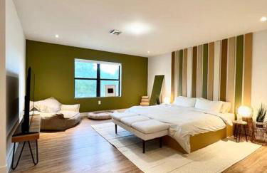 Super stylish 4 BR Home Steps from the Fun - Foto 75