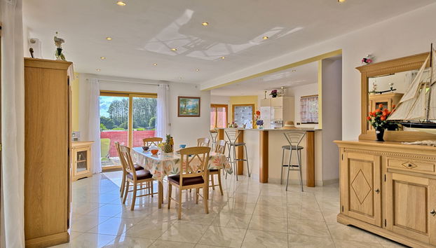 Kitchen / Dining Room