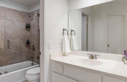 Walk to Beach Pool Hot Tub Private Patio Parking Seabreeze Retreat - Foto 22