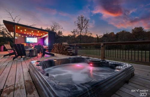 Creekside Oasis - 5BR Retreat with Pool & Hot Tub - Foto 25